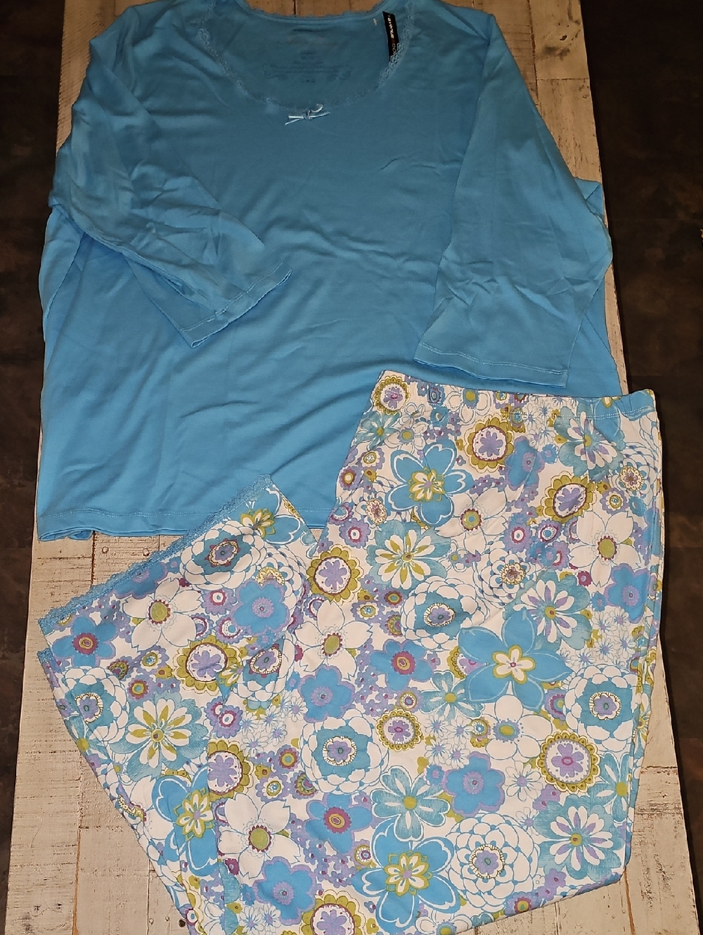 Avenue Blue Floral Pajama/Loungewear Set
